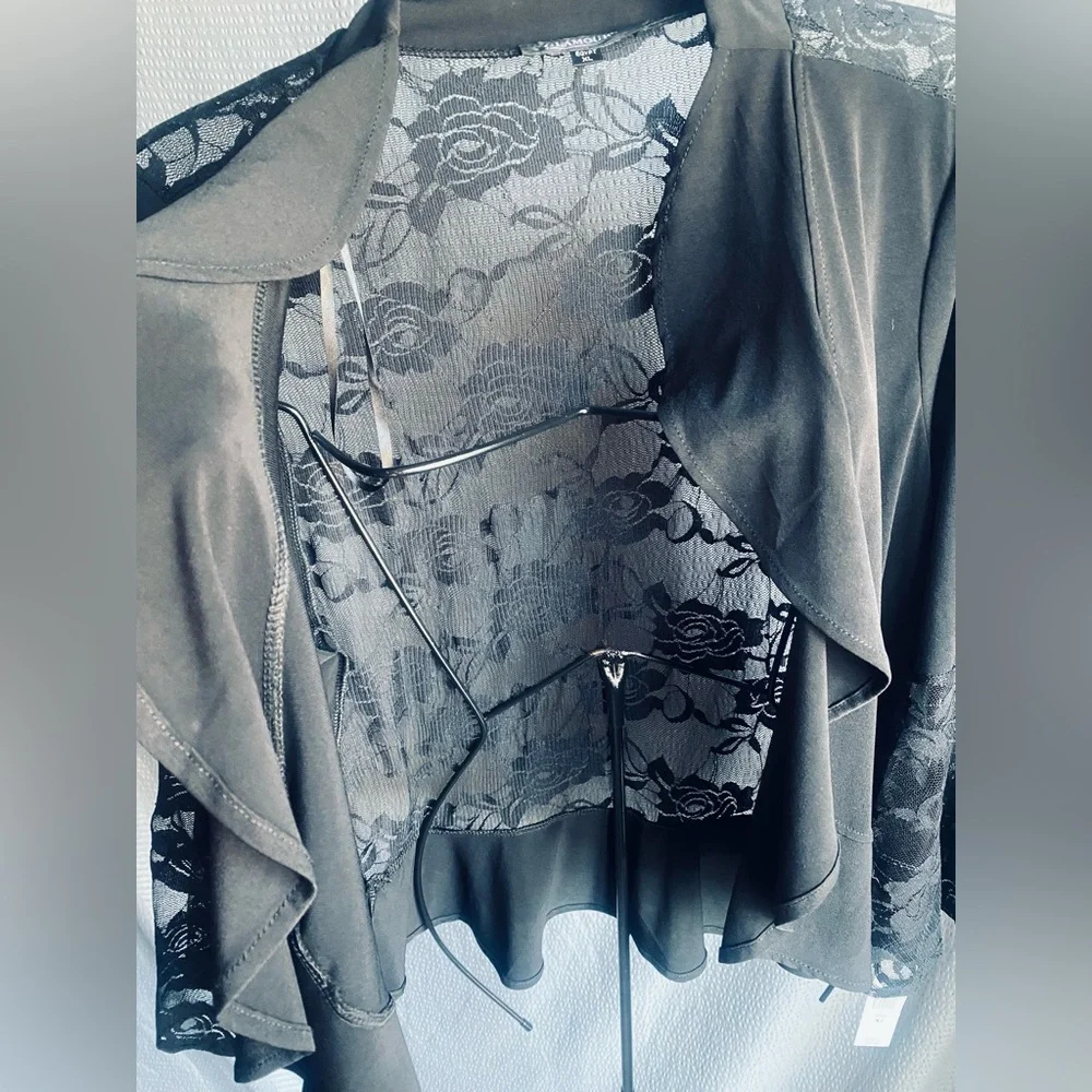 NWT Black Shrug with Lace Jacket/Top XL - Picture 9 of 10
